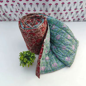 Colcha Razai Estampada a Mano en India, Algodón Orgánico Reversible con Diseño Floral - Product Image 1