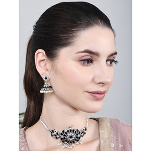 Collar de Aleación de Zinc Oxidado en Blanco y Negro con Diseño de Flores Doradas y Números, Cadena Religiosa Moderna para Bodas con Imitación de Diamantes - Product Image 1