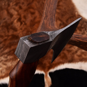 ขวานโทมาฮอว์กแบบมีเคราทำจากเหล็กดามัสกัสเกรดอุตสาหกรรมงานตามสั่ง - Product Image 3