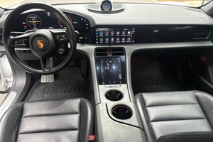 Voiture d'occasion propre à faible kilométrage, <span class=keywords><strong>Porsche</strong></span> <span class=keywords><strong>Taycan</strong></span> <span class=keywords><strong>4S</strong></span> berline 2022, livraison mondiale - Product Image 2