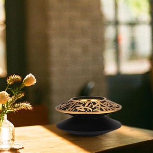 กระถางธูปหอมรูปดอกบัวดีไซน์นกยูงด้ามไม้ตกแต่งด้วยมือสำหรับพื้นที่ทางจิตวิญญาณจากอินเดีย - Product Image 2