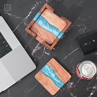 Ensemble de 4 sous-verres et porte-tasses classiques écologiques en bois et résine époxy 4x4 pouces carrés pour la cuisine