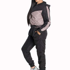 Conjunto de 2 piezas de cortavientos deportivo para mujer Color personalizado 100% Nylon Mejor calidad OEM Conjunto de chándales cortavientos deportivo para mujer - Product Image 6