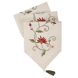 Chemin de Table de mariage d'été brodé personnalisé Floral classique ourlet cuisine salle à manger noël fait à la main décor tissé technique - Product Image 1