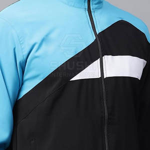 Conjunto de ropa de fútbol para adultos Unisex de alta calidad personalizable para uso en equipos, tela ligera transpirable de poliéster/nailon para todas las estaciones - Product Image 4