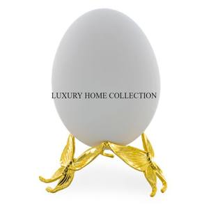 Porte-œufs en métal rustique au fini doré avec un style fermier parfait pour les cuisines à l'ambiance rustique chaleureuse - Product Image 3