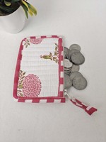 Pochette à monnaie florale de luxe faite à la main en Inde |   Portefeuille matelassé à imprimé blocs avec fermeture éclair |   Écologique, compact, portable, pour les voyages