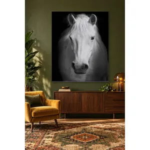 Portrait de cheval blanc Fida vue de devant sur fond noir, impression sur toile - Product Image 3