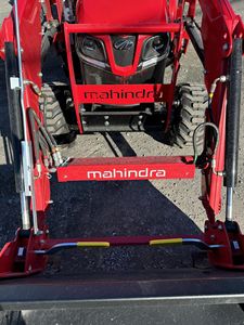 Tracteur à chenilles Mahindra 1120HST avec moteur 4 roues motrices, pompe et composants de boîte de vitesses essentiels - Product Image 5