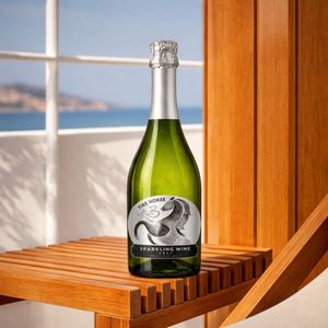 Fire Horse - Vino Spumante Bianco Brut |   Airen & Tempranillo 10.5% ABV 750ml |   Vino Spumante Spagnolo - Product Image 4