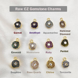 Encantos de piedras preciosas galvanizadas de oro aguamarina cruda con cristales CZ - Product Image 3