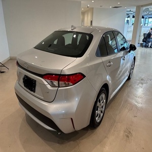 2022 à yo ta Corolla LE FWD voiture berline à transmission automatique à essence à traction avant - Product Image 3