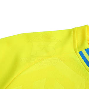 Maillots et shorts de football professionnels en matériau durable, conçus pour un confort et des performances maximum sur le terrain - Product Image 3