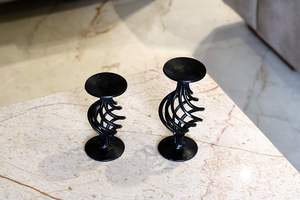 Bougeoir en métal noir élégant support en fer minimaliste pour intérieur de maison moderne et décoration de table - Product Image 2