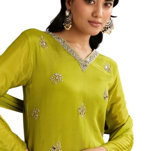 Chinon verde Kurta Sharara asimmetrico con Dupatta unico Designer etnico vestito per matrimoni - Product Image 5