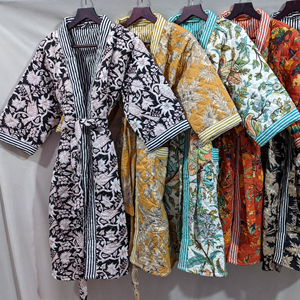 Lote de chaquetas acolchadas informales para temporada de invierno - Product Image 1