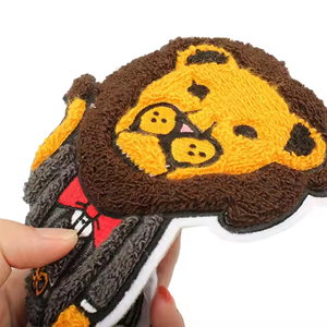 Parche de logotipo bordado personalizado al por mayor y parches de ropa de impresión de logotipo personalizado profesional 2025 - Product Image 1