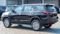 Voitures d'occasion Toyota Fortuner Premium AWD SUV au prix le plus bas - Voitures d'occasion à vendre