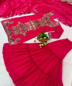 Collection saisonnière Filet de soie Gris Couleur Occasion spéciale Fantaisie Indien Vêtements pour femmes Prix de gros en Surat Ethnique - Product Image 5