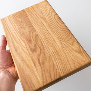 Planche à découper en bois massif artisanale, sûre pour les aliments, planche de préparation et de service en bois naturel avec une épaisseur lisse et durable - Product Image 1