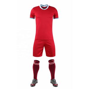 Conjunto de camiseta de fútbol con nombre personalizado, kits de fútbol sublimados transpirables con juego completo que incluye impresión del nombre del equipo - Product Image 4