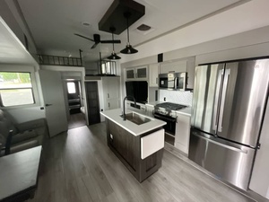 Nouveau 2026 Keystone Montana High Country 373RD - Product Image 5