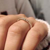 Anillo de Boda Curvo con Doble Hilera de Diamantes Cultivados en Laboratorio con Corte Brillante Redondo para Mujer con Claridad VS