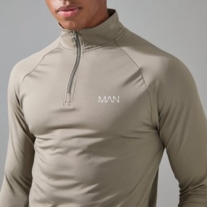 Venta al por mayor de ropa deportiva personalizada de calidad premium para hombre, chándal para correr con cremallera de cuarto de verano sólido, transpirable, de secado rápido, ligero - Product Image 3