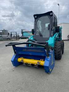 Chargeuse compacte sur pneus SUNWARD SWL2820 de 55 kW avec broyeur forestier et moteur Kubota pour travaux agricoles et de construction - Product Image 3