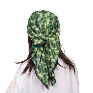 Pañuelo Cuadrado de Mezcla de Seda y Lana 90x90cm para Mujer, Estampado Geométrico, Pañuelo para la Cabeza, Chal de Moda para el Cuello, Bandana Ligera de Lujo Personalizada - Product Image 4