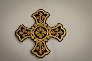 Petite Applique Sainte-Croix pour Vêtement Brodé Liturgique à Coudre Badge Caractéristiques Dentelle Décoration et Aimants - Product Image 2