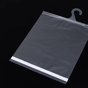 Sac en plastique d'affichage suspendu de logo personnalisé et de tailles avec crochet renforcé pour l'emballage au détail de produit de marque privée - Product Image 2