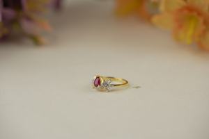 Bague de fiançailles et de mariage pour femme en diamant de laboratoire de qualité supérieure, taille baguette et poire, VS1, certifiée IGI, or, or rose, argent, tendance - Product Image 4