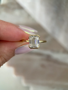 Diamante de corte esmeralda IGI certificado Meet Me Halfway para compromiso de boda aniversarios románticos o regalo de fiestas - Product Image 2