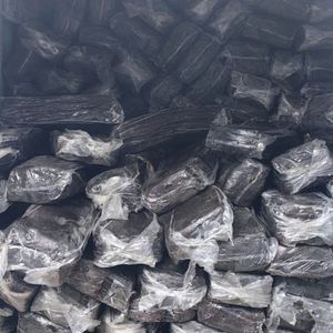 SVR 10 Natural <b>Rubber</b> <b>Blocks</b> Uniform Pale Yellow to Light Brown Vietnam Exporter Used Tyre Manufacturing - Product Image 2