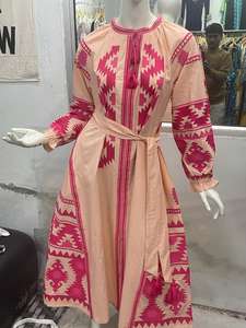 ชุดเดรสยาวสไตล์ลำลองแบบยูเครน ปักลายสีส้ม แขนสั้น ผ้าฝ้ายทอ 100% ปักด้วยเครื่องจักร ซักได้ - Product Image 3