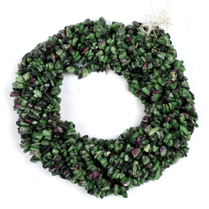 Cuentas de virutas sin cortar de zoisita rubí natural virutas de piedras preciosas de grava irregulares crudas para la fabricación de joyas suministros DIY - Product Image 1