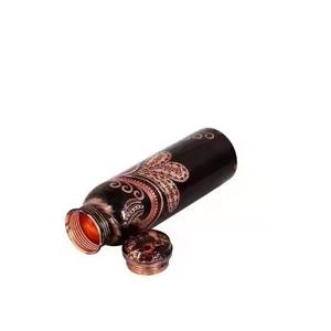 Bouteille d'eau en cuivre pur de conception unique disponible tous les accessoires de verres pour les cadeaux de retour - Product Image 2