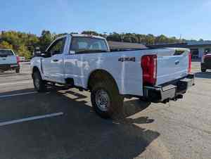 Pick-up Super Duty F 250 SRW XL 4WD Regular Cab d'occasion 2024 avec moteur essence V8 de 6,8 L - Product Image 4