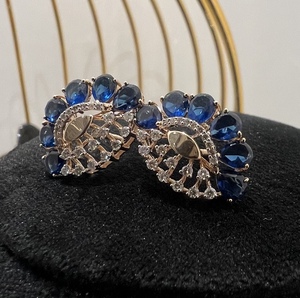 Conjunto de pendientes y colgantes de piedra azul y diamante de corte brillante redondo de oro de 14K/18K de lujo elegante para mujer con joyería certificada - Product Image 4