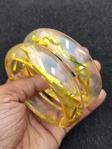 Brazalete de resina hecho a mano, elegante, ligero, duradero, accesorio perfecto para uso diario, ocasiones especiales y regalos - Product Image 4