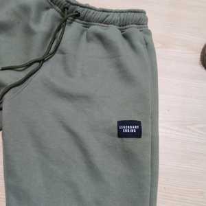 เสื้อฮู้ดผ้ากำมะหยี่แบบดึงมีโลโก้ออกแบบได้ตามต้องการผลิตในปากีสถานโดยใช้เกียร์แบบมีฮู้ด - Product Image 4