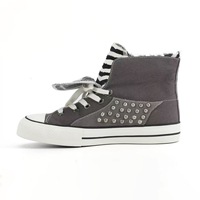 2026 Populaire Chaussures montantes en toile à pois coréennes pour femme, design original et de niche, baskets décontractées chic et polyvalentes, en stock à l'étranger