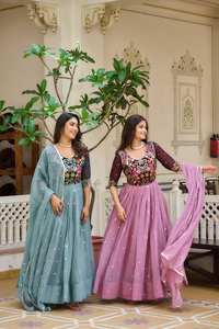 Hermoso vestido de fiesta y Dupatta con trabajo de Bordado de hilo - Product Image 2