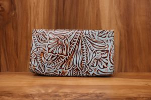 กระเป๋าสตางค์หนังวัวแบบพับสามทบสำหรับผู้หญิงแฟชั่นตะวันตกแกะสลักทำด้วยมือสำหรับใช้ในชีวิตประจำวัน - Product Image 6