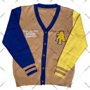 Pull cardigan NC A & T | Logo brodé et écusson en chenille | Tricot universitaire unisexe avec boutons sur le devant et poches | Vêtements HBCU - Product Image 1