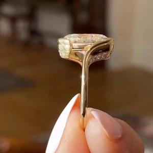 แหวนเพชรโมอิสซาไนต์ทองคำ 10K คุณภาพพรีเมียม เครื่องประดับชั้นดีสำหรับงานแต่งงานหรืองานหมั้น มีจำหน่ายในราคาส่งออก - Product Image 5