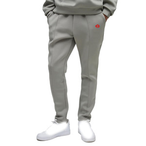 Conjunto Deportivo de Sudadera con Capucha Gris Estructurada para Hombre, Sudadera Minimalista de Punto Grueso con Costuras Limpias, Ropa Urbana Moderna, Atuendo Cálido de Invierno - Product Image 2