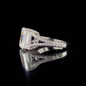 Anillo de diamante cultivado en laboratorio de 5 quilates de lujo en oro blanco de 14 quilates, joyería de compromiso de boda elegante certificada por IGI en India - Product Image 3