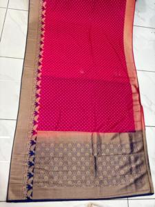Saree en nylon traditionnel moderne pour les fêtes Diwali Proms avec un drapé facile et une brise légère charmante pour l'élégance - Product Image 6